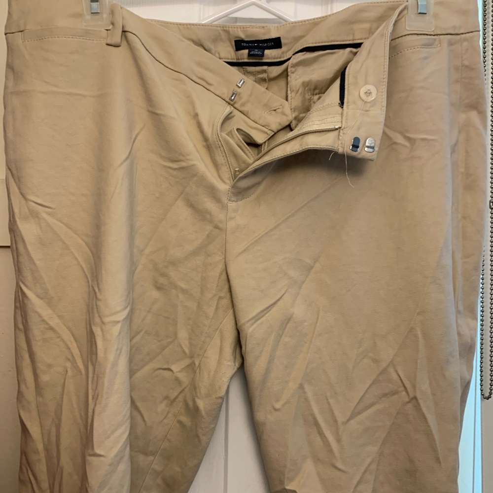 Tommy Hilfiger Khaki Capris